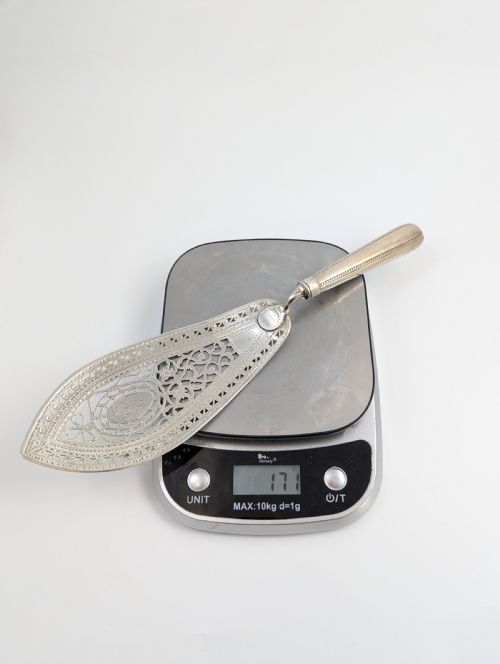 GEORGE III STERLING SILVER PIERCED FISH SLICE OR CAKE SERVER THOMAS DANIELL 1782 - ADDITIONAL PHOTO 9