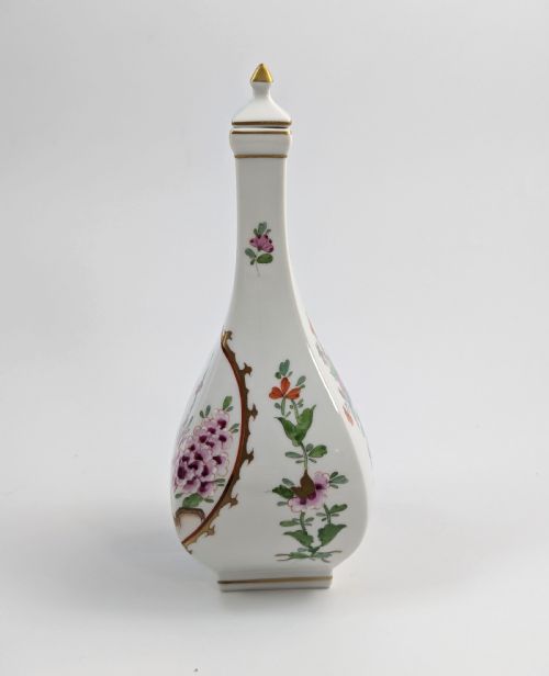 fig 1. Thieme Potschappel Dresden Porcelain Scent Bottle, c. 1902