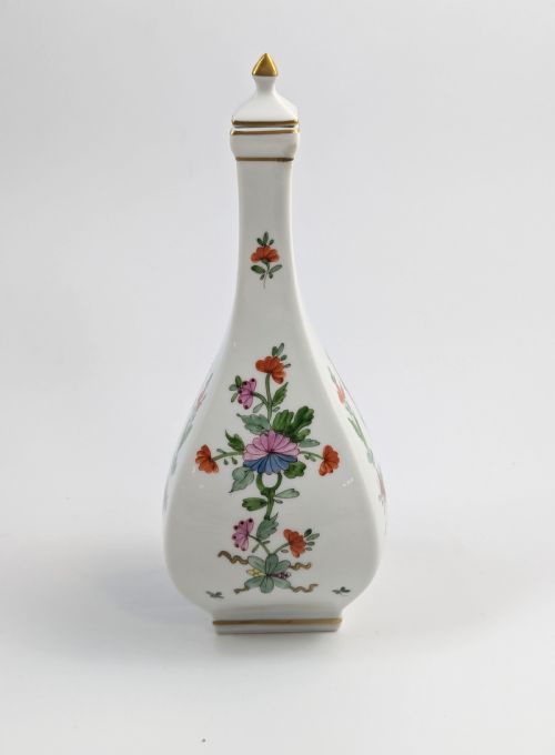 fig 2. Thieme Potschappel Dresden Porcelain Scent Bottle, c. 1902