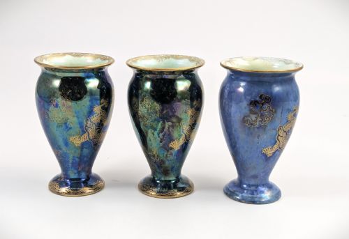 RARE WEDGWOOD ORDINARY LUSTRE BUD VASE TRIO DAISY MAKEIGJONES DRAGONS C 1915 MODEL Z4831 - ADDITIONAL PHOTO 4