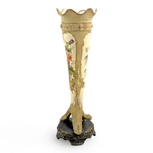 ANTIQUE ERNST WAHLISS PORCELAIN CORNUCOPIA VASE C 1897 - ADDITIONAL PHOTO 1