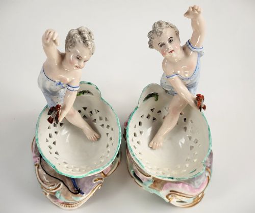 PAIR OF GERMAN PORCELAIN SWEETMEAT FIGURES ATTRIBUTED TO VOLKSTEDT 19TH CENTURY - ADDITIONAL PHOTO 5