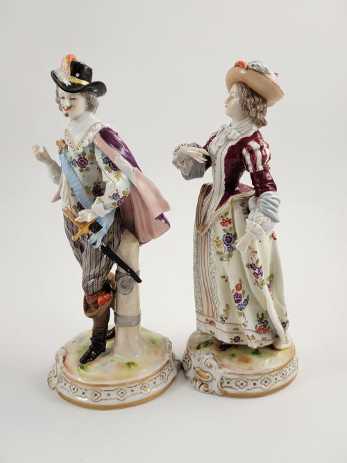 LUDWIGSBURG PORCELAIN PAIR OF FIGURES MUSKETEER AND LADY C 17581793 - ADDITIONAL PHOTO 1