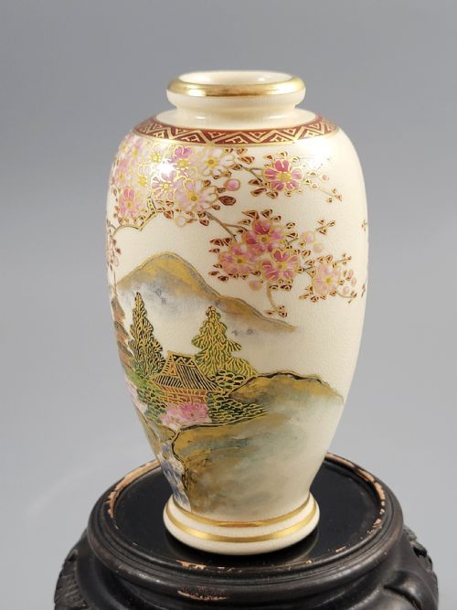 fig 1. Satsuma Small Vase, Fuji Scene, Heian Mark, Kyoto, Japan, c.1890