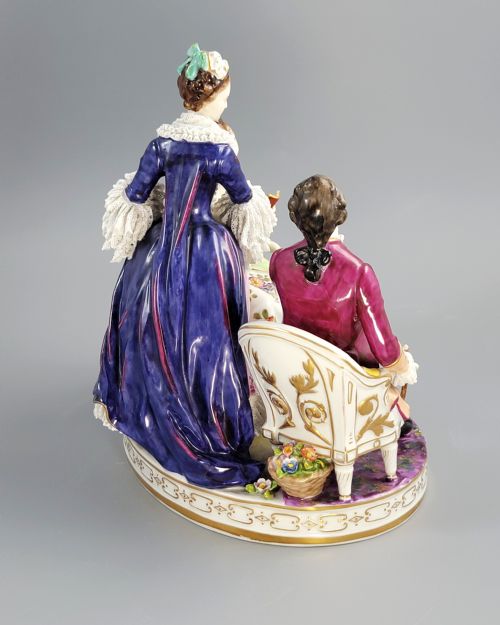 VOLKSTEDT PORCELAIN GROUP LE TOILETTE C 1915 GERMAN SALON PORCELAIN - ADDITIONAL PHOTO 3