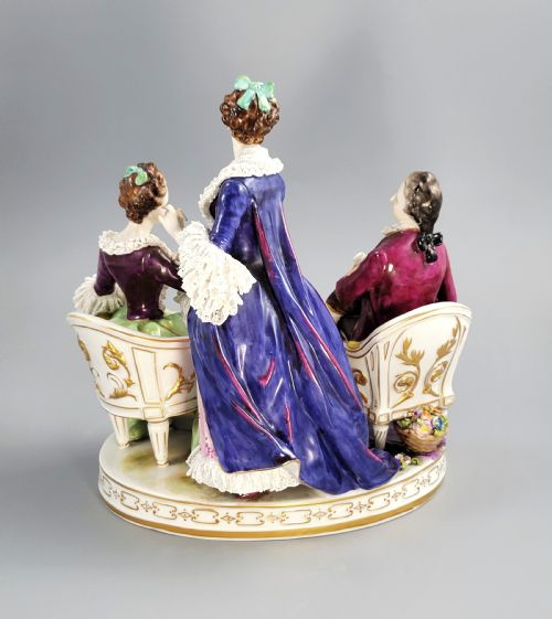 VOLKSTEDT PORCELAIN GROUP LE TOILETTE C 1915 GERMAN SALON PORCELAIN - ADDITIONAL PHOTO 5