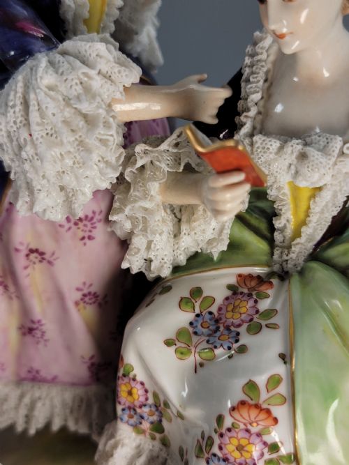 VOLKSTEDT PORCELAIN GROUP LE TOILETTE C 1915 GERMAN SALON PORCELAIN - ADDITIONAL PHOTO 16
