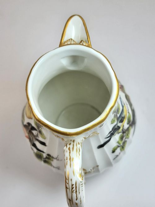MEISSEN RIBBED PORCELAIN JUG HANDPAINTED BIRDS INSECTS MID19TH CENTURY - ADDITIONAL PHOTO 7