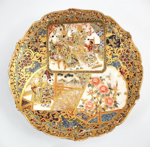fig 1. Kyoto Satsuma Charger signed Kyokuzan , Meiji c.1885–1900 – Fine Kyoto School