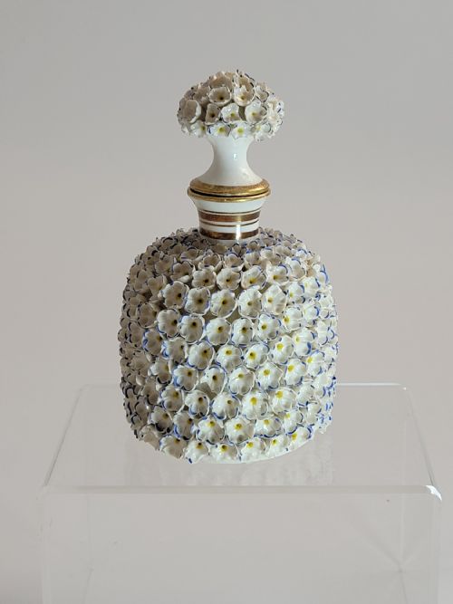 ROYAL WORCESTER PORCELAIN PERFUME BOTTLE WITH FORGETMENOT ENCRUSTATION C 1870