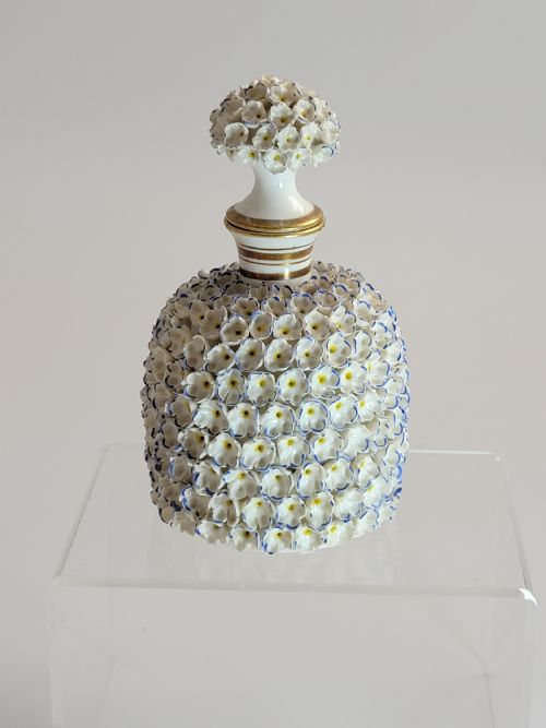 ROYAL WORCESTER PORCELAIN PERFUME BOTTLE WITH FORGETMENOT ENCRUSTATION C 1870 - ADDITIONAL PHOTO 2