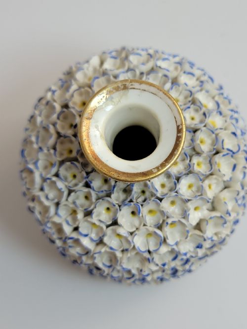 ROYAL WORCESTER PORCELAIN PERFUME BOTTLE WITH FORGETMENOT ENCRUSTATION C 1870 - ADDITIONAL PHOTO 5