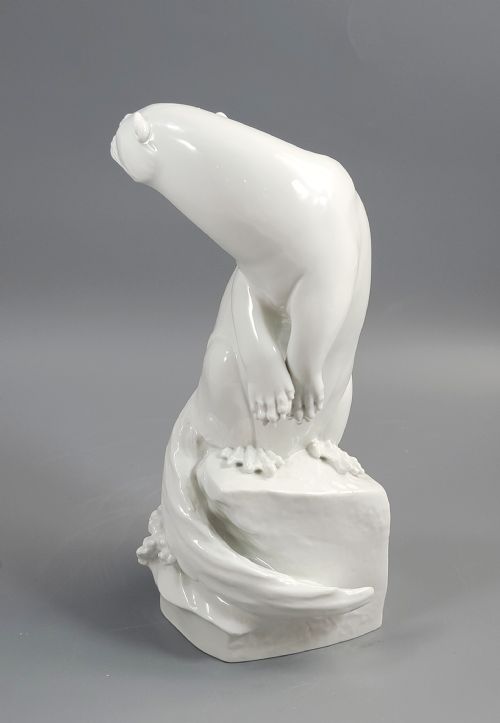 fig 2. Meissen Porcelain Otter, Model by Max Esser