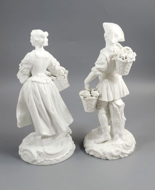 KPMSCHOOL GERMAN PAIR OF BLANCDECHINE FIGURES GRAPE HARVESTERS C1880 - ADDITIONAL PHOTO 2