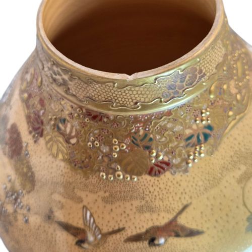 EXCEPTIONAL MEIJI PERIOD KYOTO SATSUMA VASE BY THE KINKZAN WORKSHOP - ADDITIONAL PHOTO 14