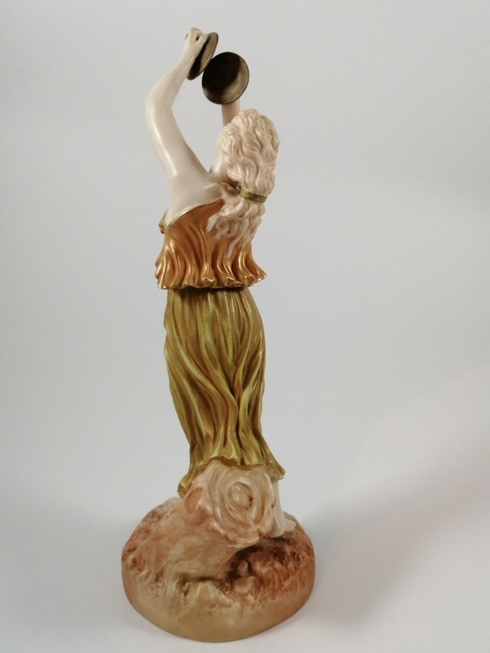 Antique Royal Worcester Hadley figurine « Woman with cymbals » ,Shot Enamel ,?.1890 View VI