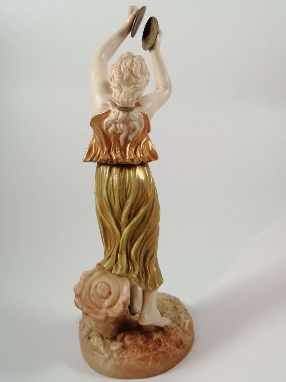 Antique Royal Worcester Hadley figurine « Woman with cymbals » ,Shot Enamel ,?.1890 View VII