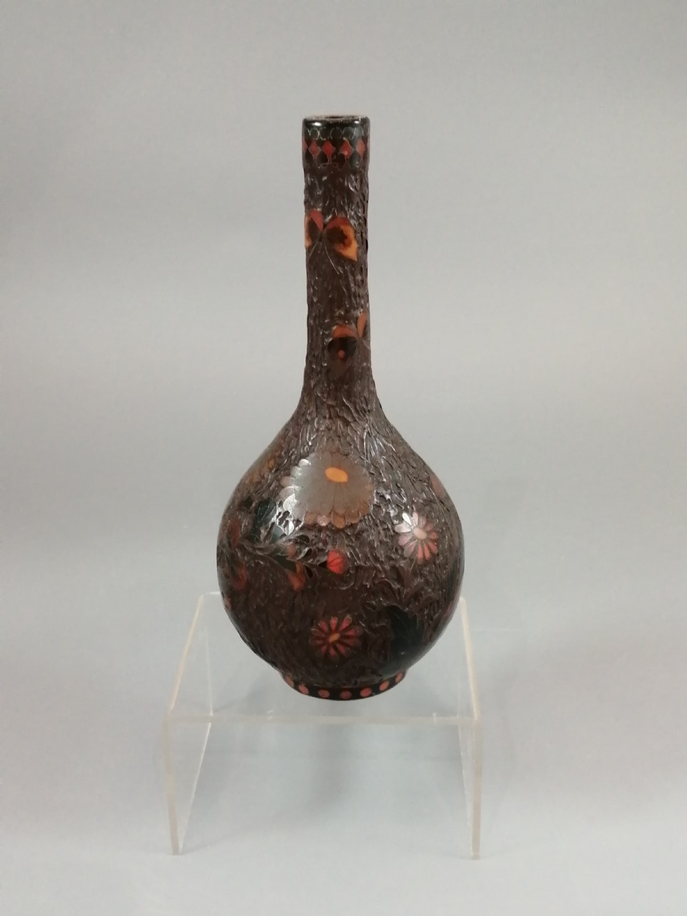 “Tree-Bark” Japanese Jiki-shippo cloisonne  on porcelain bulbous vase
19th century
 View III