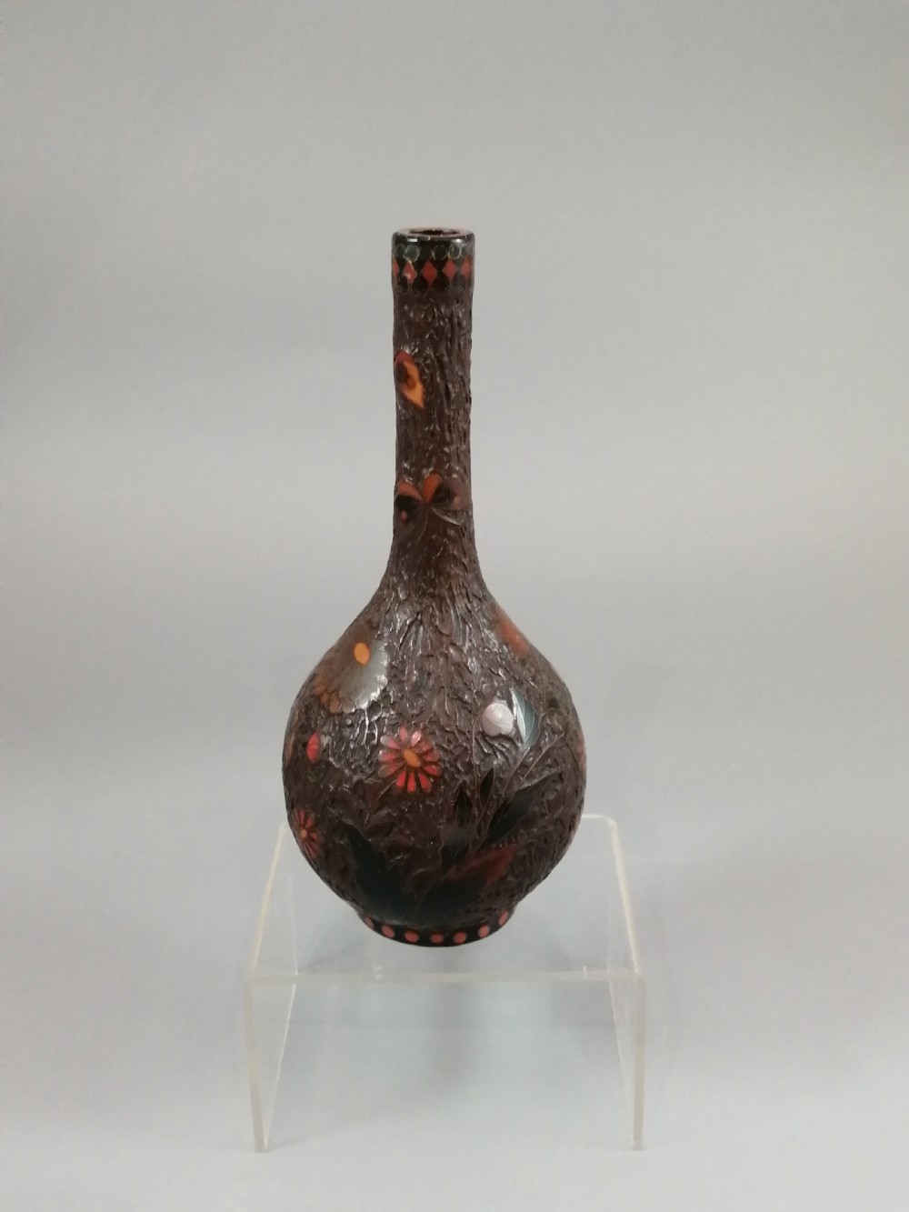“Tree-Bark” Japanese Jiki-shippo cloisonne  on porcelain bulbous vase
19th century
 View IV