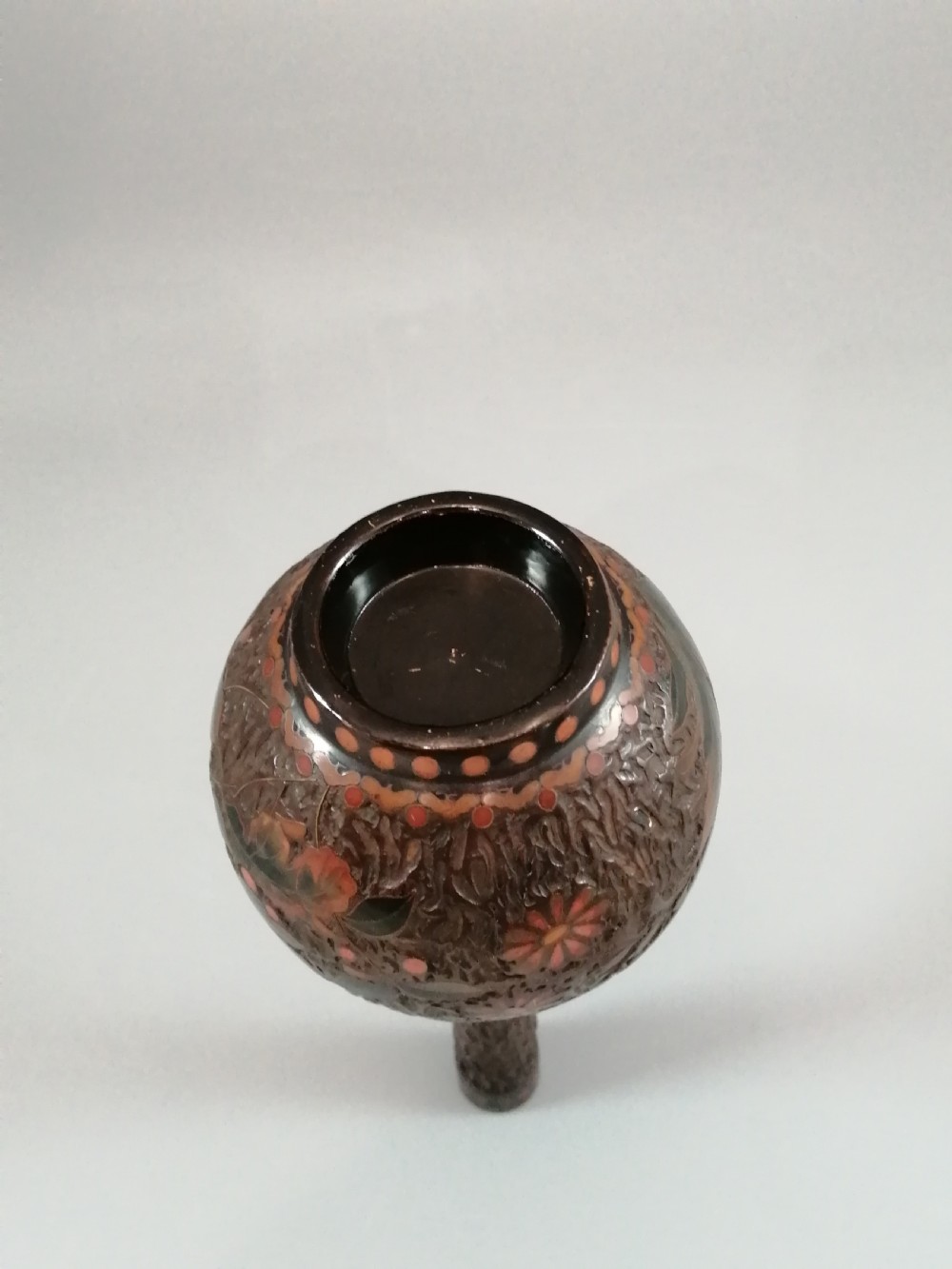 “Tree-Bark” Japanese Jiki-shippo cloisonne  on porcelain bulbous vase
19th century
 View X