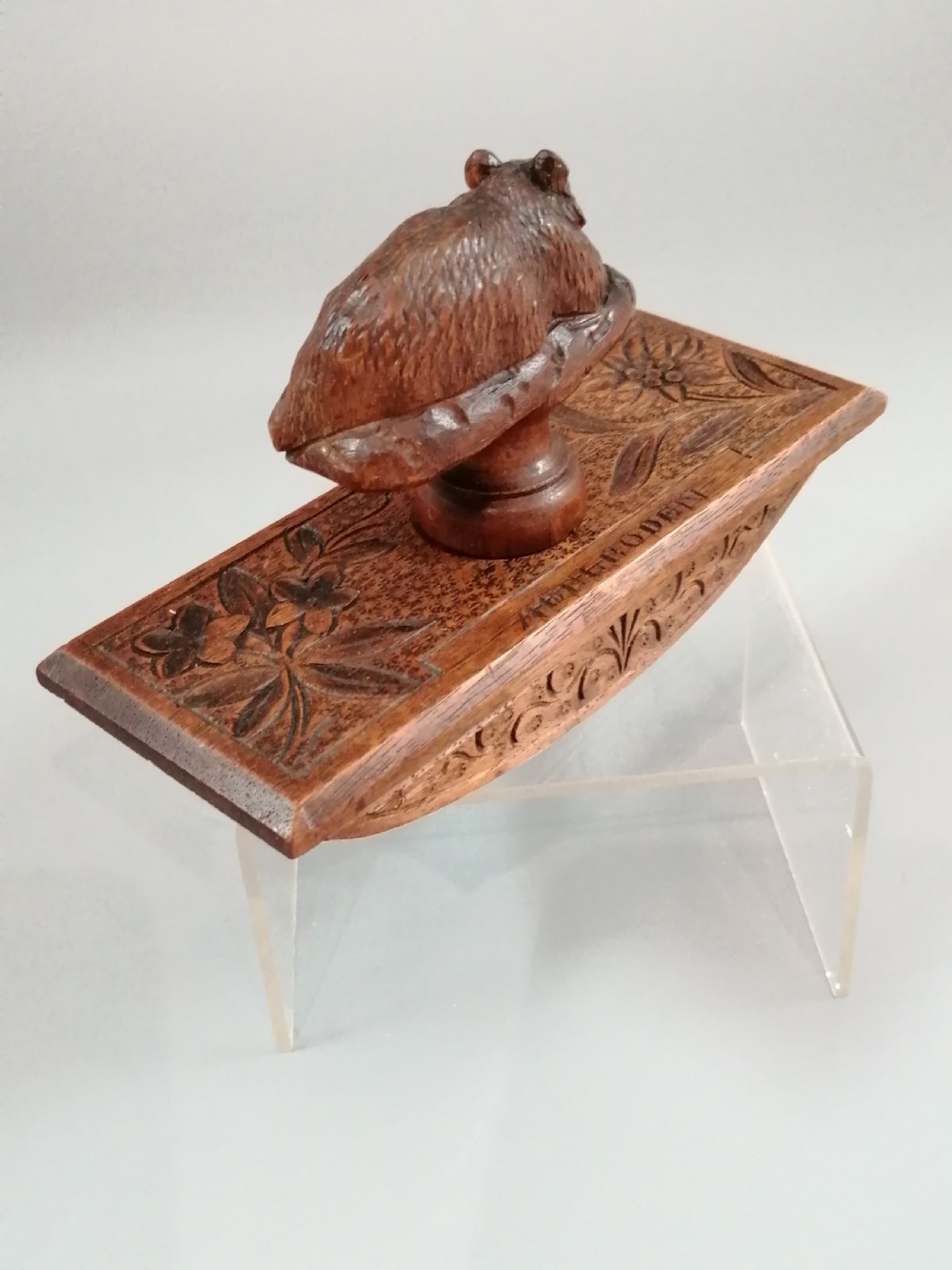 19th century Black Forest walnut desk blotter with a bear View IV