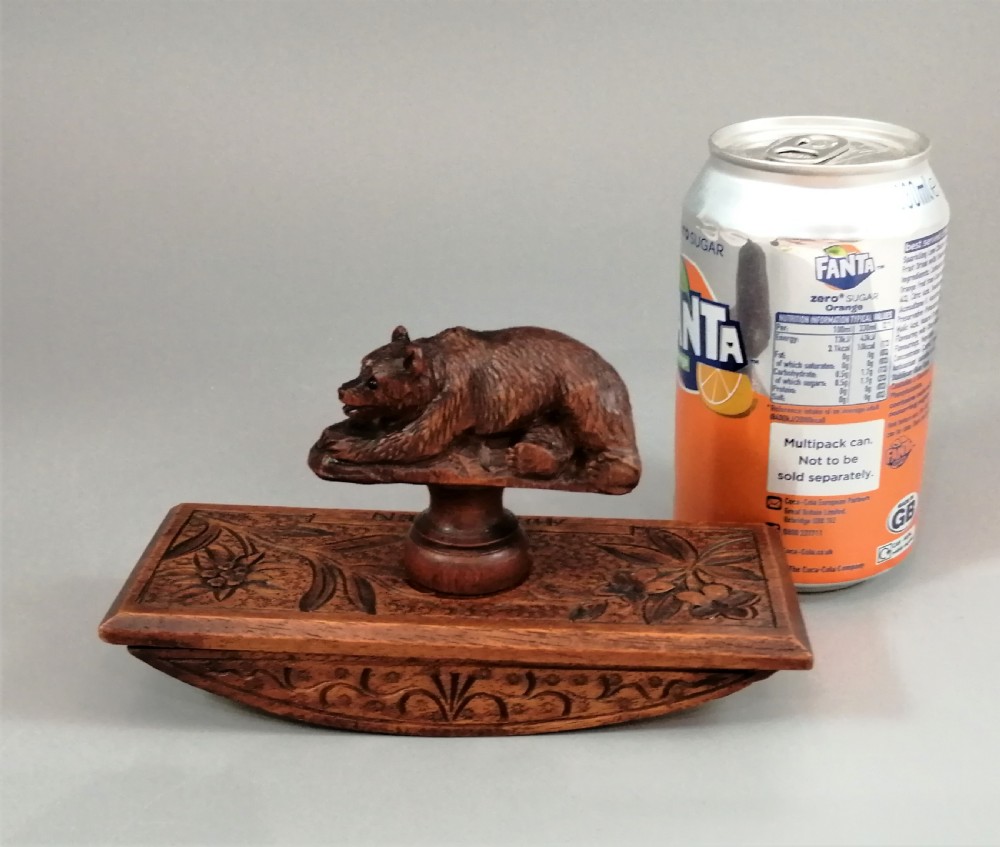 19th century Black Forest walnut desk blotter with a bear View XIII