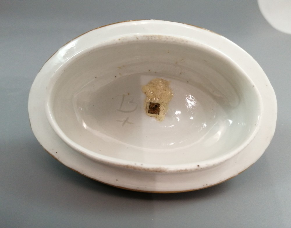 Flight & Barr Worcester teapot, circa 1805. View V