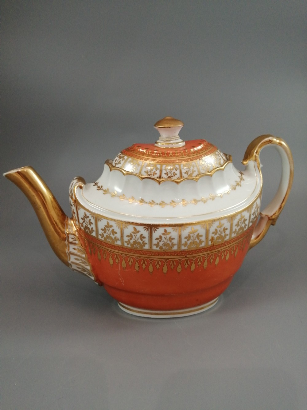 Flight & Barr Worcester teapot, circa 1805. View X
