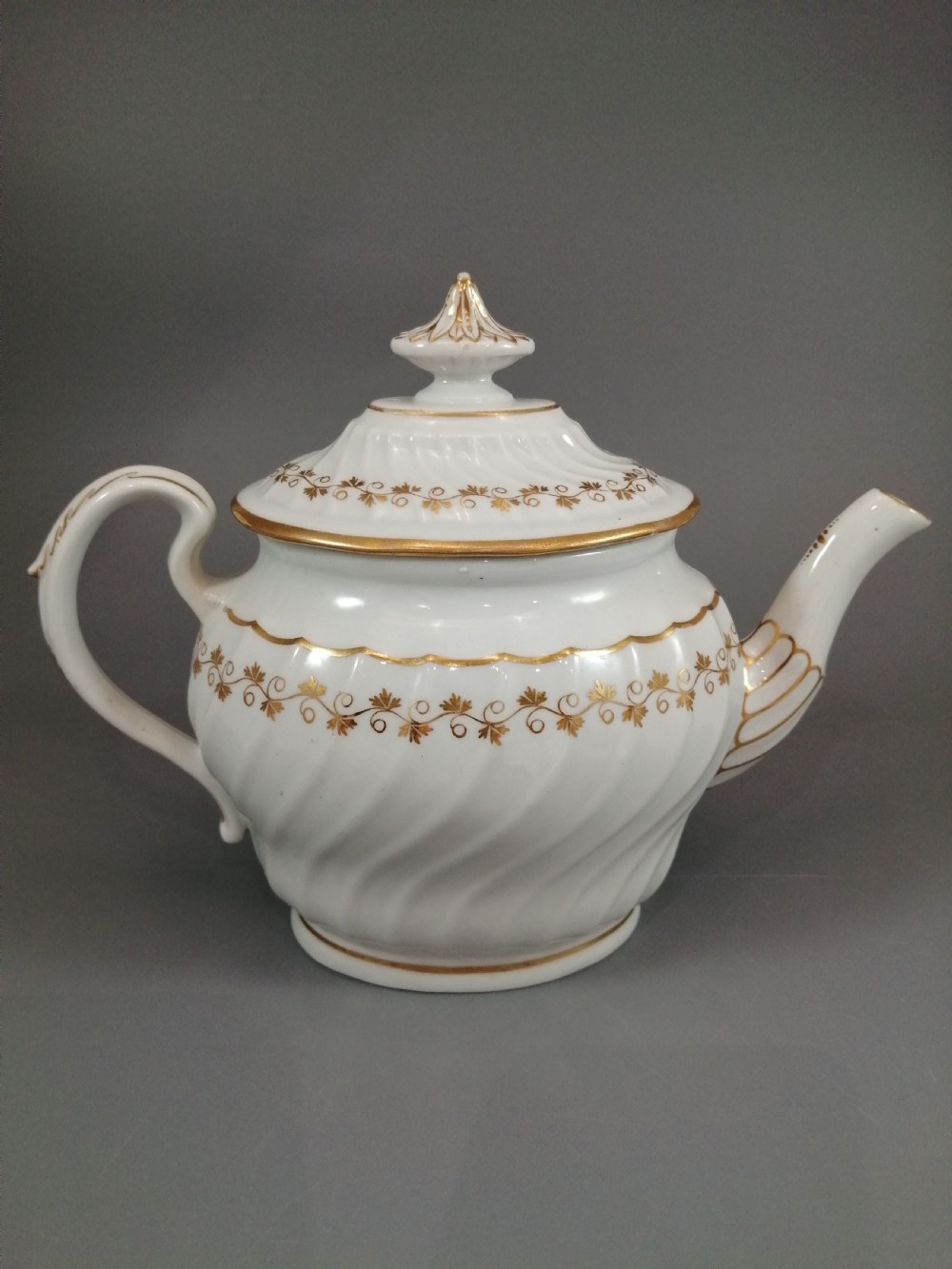 A Flight & Barr (Worcester) teapot and stand , c 1793-1804 View V