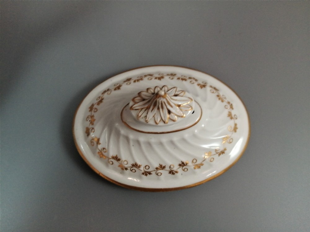 A Flight & Barr (Worcester) teapot and stand , c 1793-1804 View XII