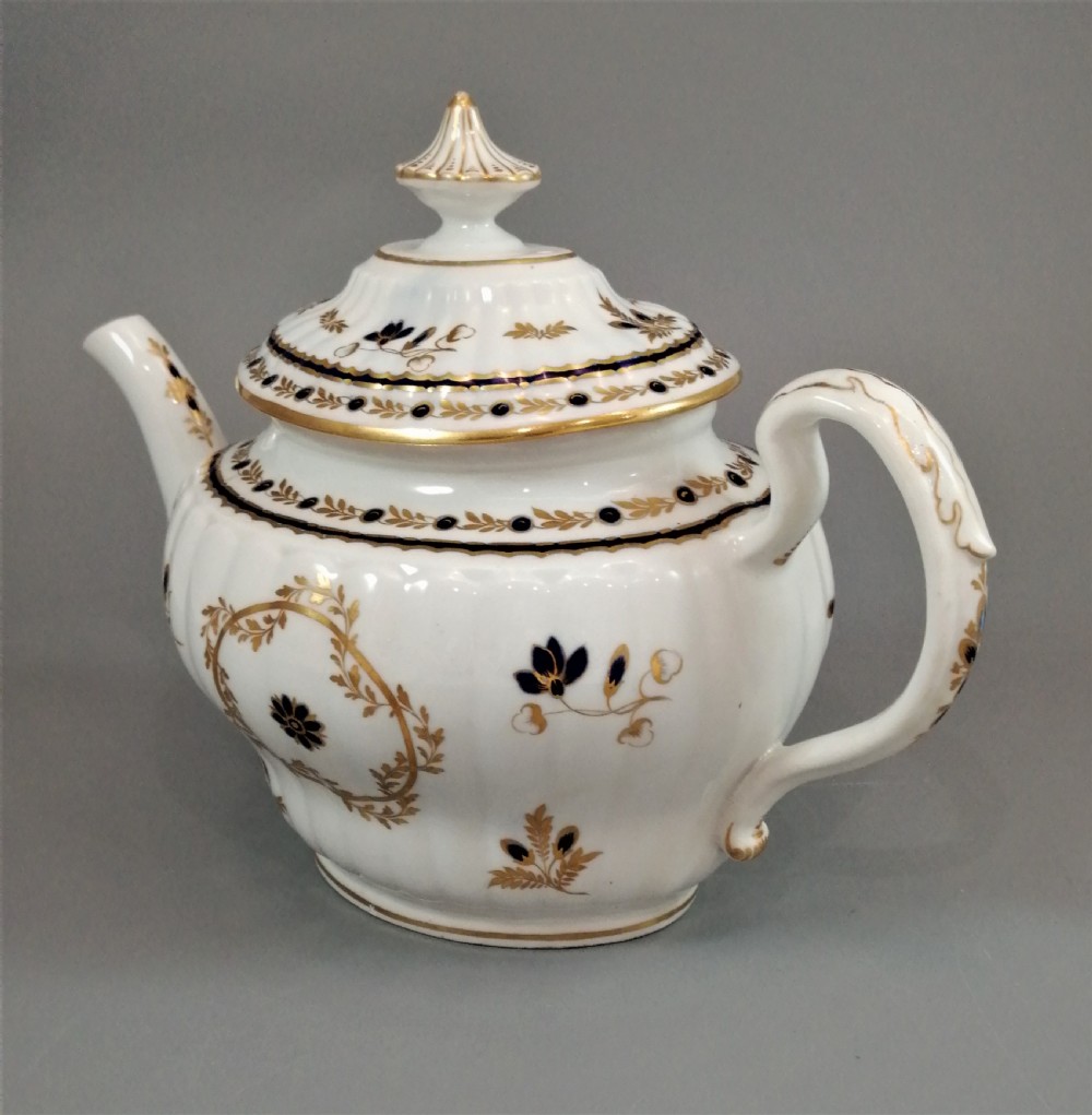 A Flight & Barr (Worcester) teapot and stand , c 1792-1800 View III