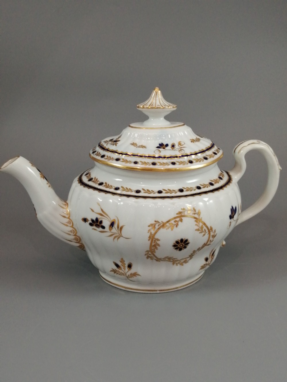A Flight & Barr (Worcester) teapot and stand , c 1792-1800 View XVI