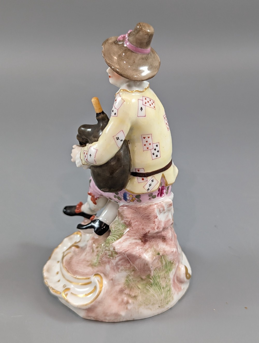 Porcelaine de Paris, Marx Eugene Clauss, Harlequin playing the bagpipe View III