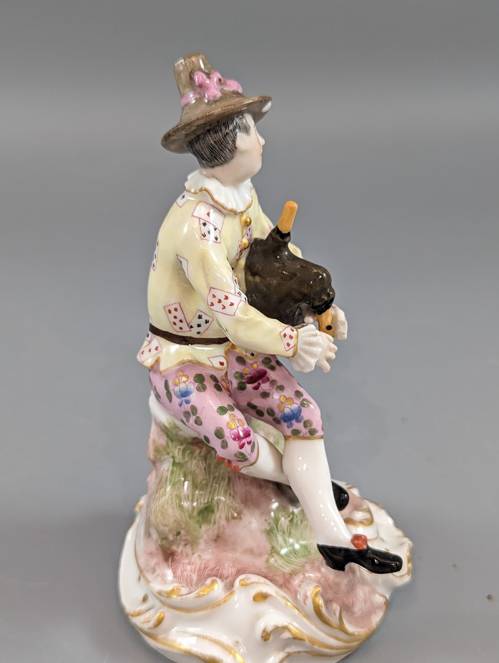 Porcelaine de Paris, Marx Eugene Clauss, Harlequin playing the bagpipe View V