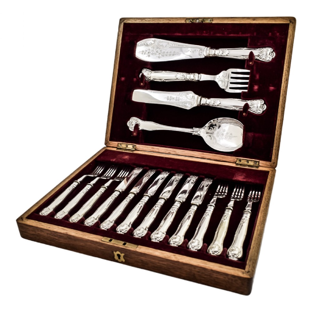 Victorian Queens silver plate 16 piece 6 person fish cutlery set, 4 servers in oak canteen