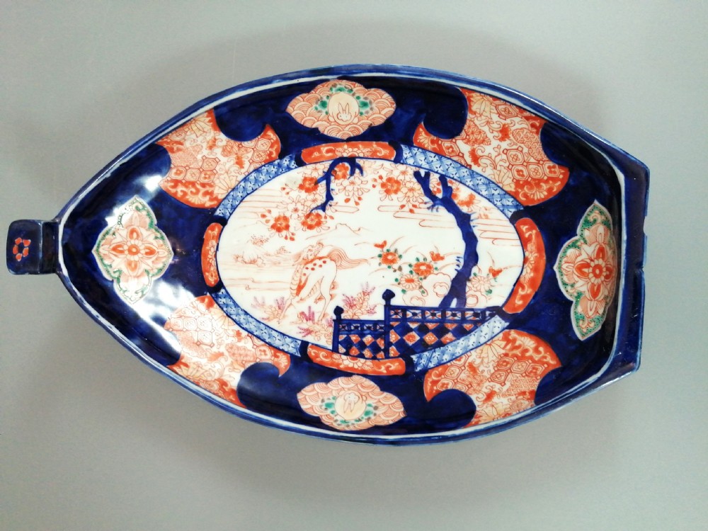 Japanese Imari Dish in the form of a Treasure Boat ‘Takarabune’, Meiji Period, circa 1900