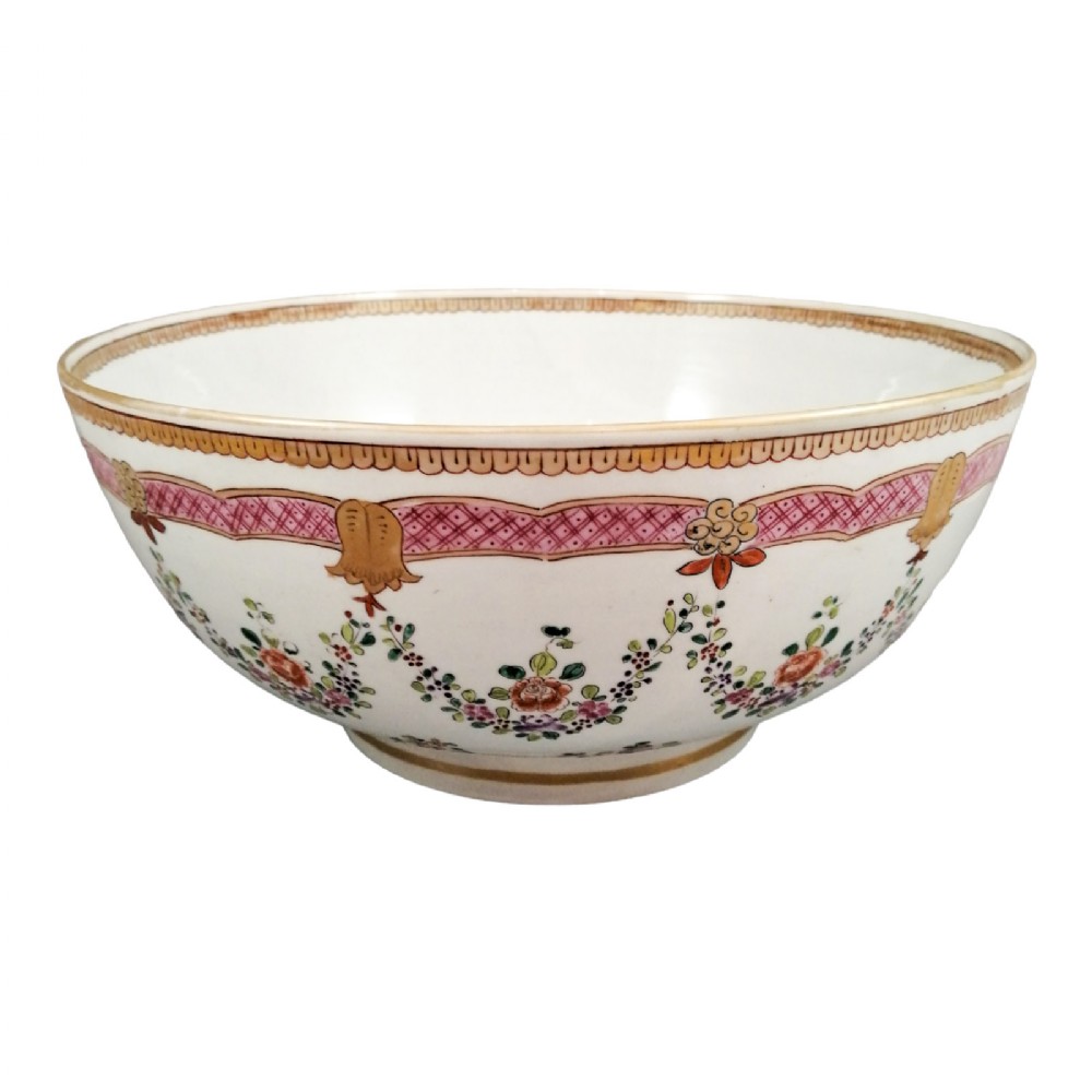 19th century Samson porcelain punch bowl in Chinese Export famille rose style