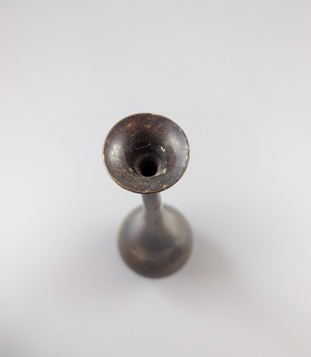 Antique Japanese bronze vase, Meiji period, late 19th century View VIII