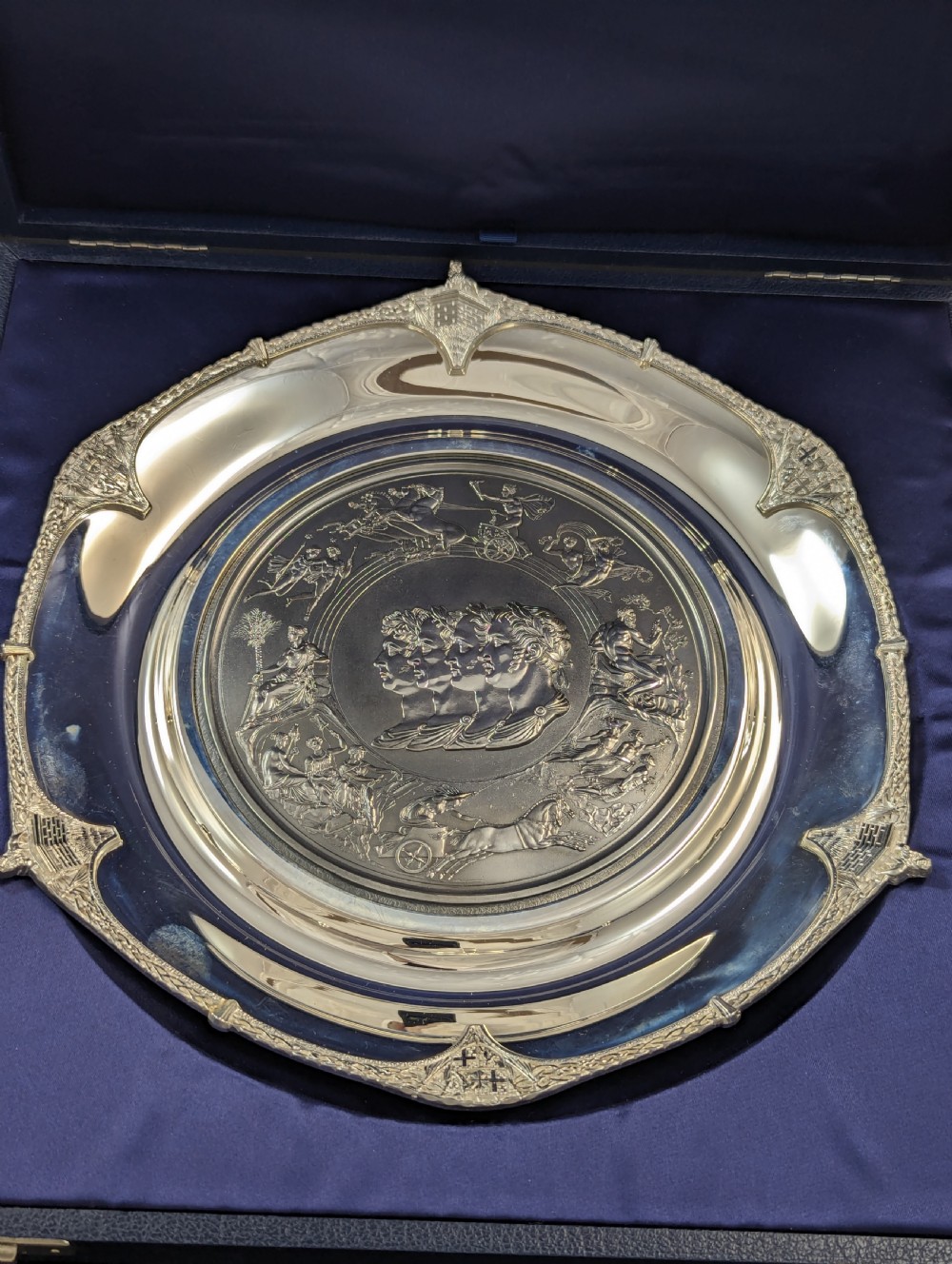 Rare limited edition (1 of 150) sterling silver Battle of Waterloo boxed commemorative medal (Salver ) View II
