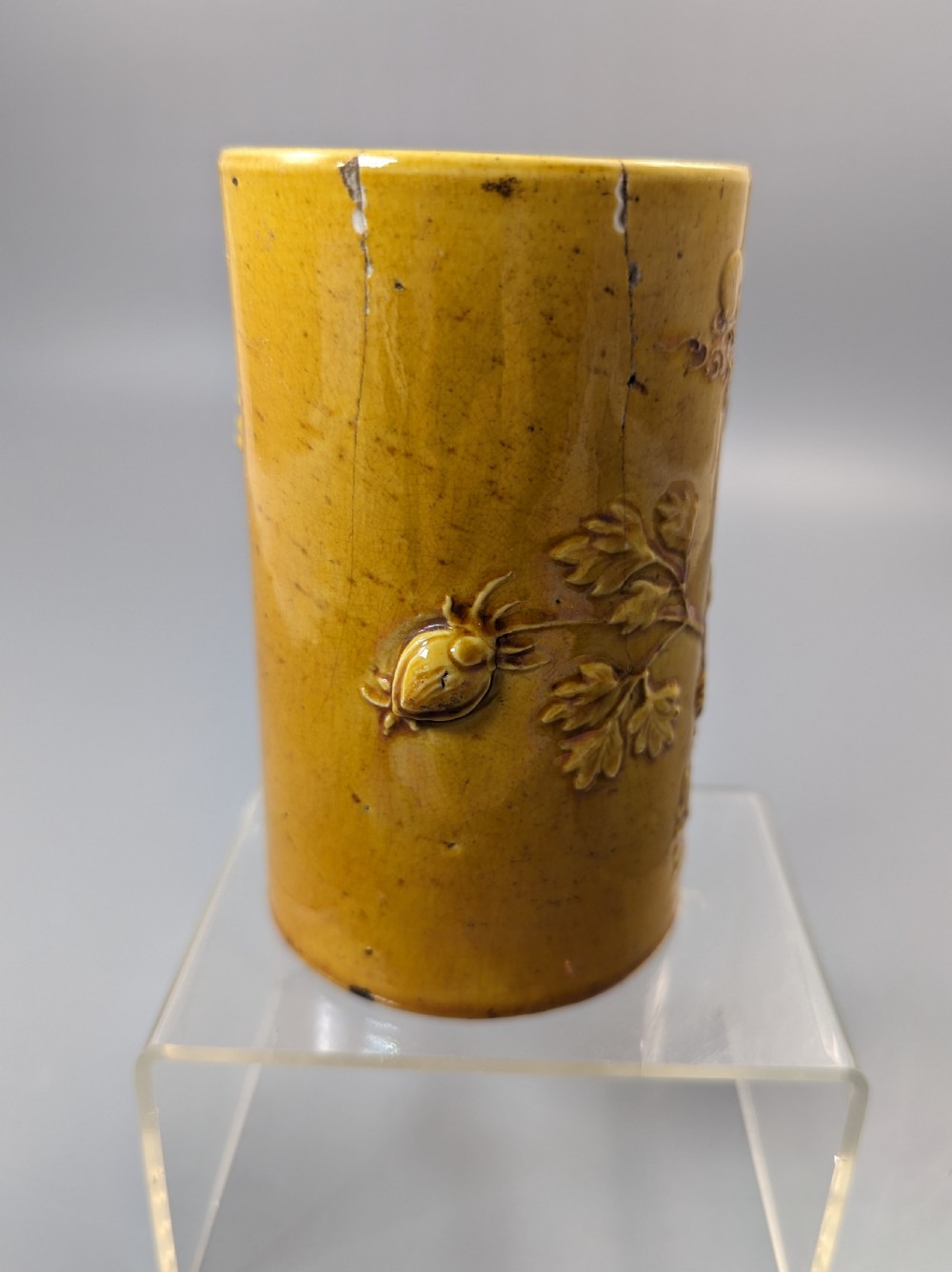 Chinese yellow-glazed brushpot, Daoguang period  (1821-1850) View V