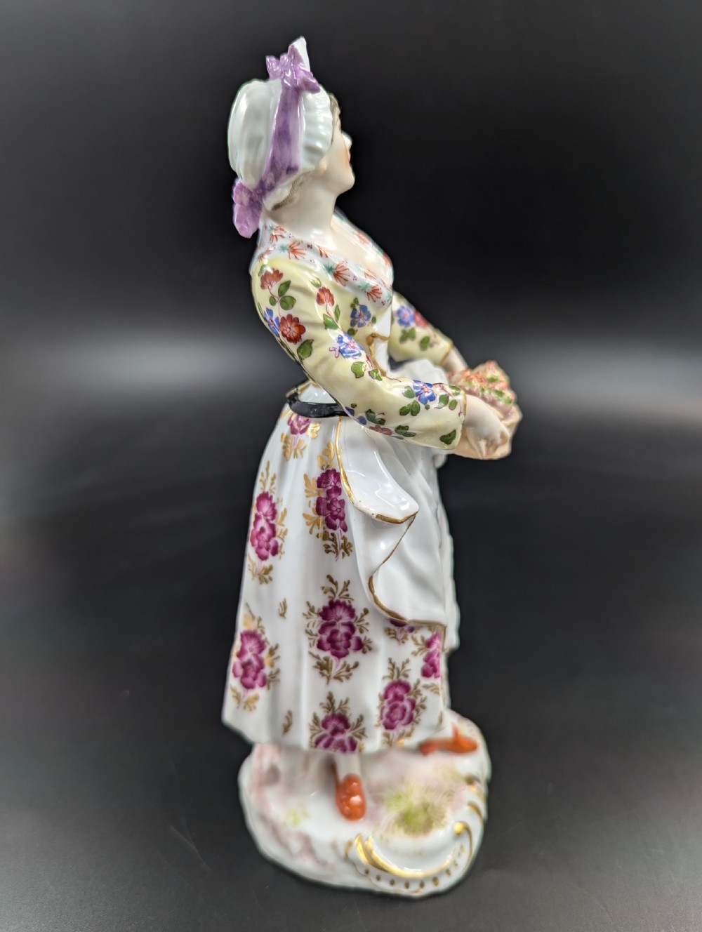 Figurine of Flower Seller, Samson, France, 19th century. View VI