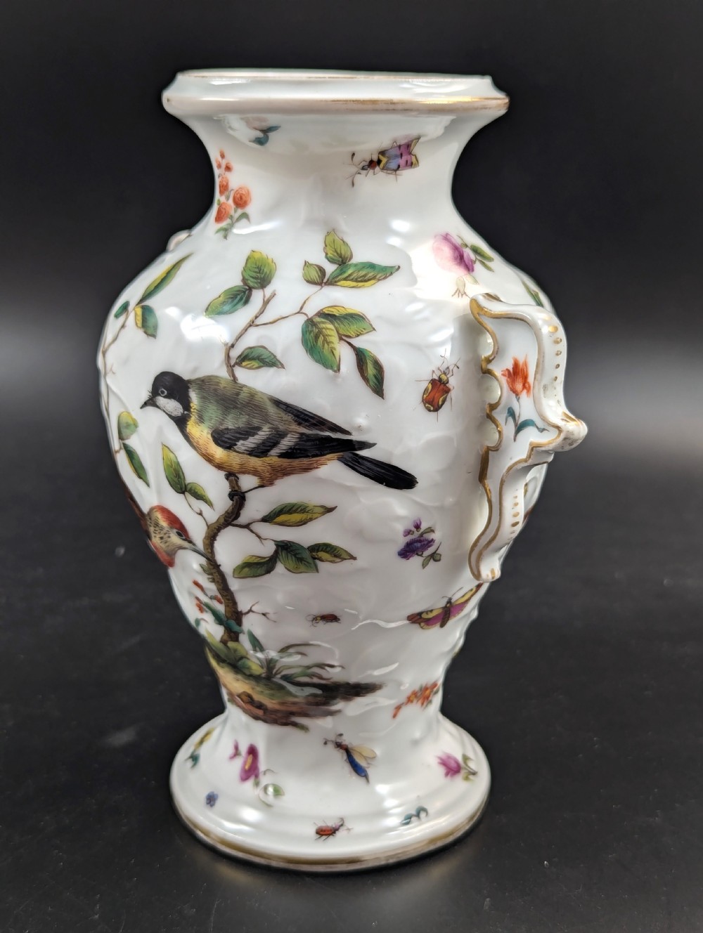 Vienna porcelain with bindenschild beehive mark - Rothschild pattern vase with birds View V