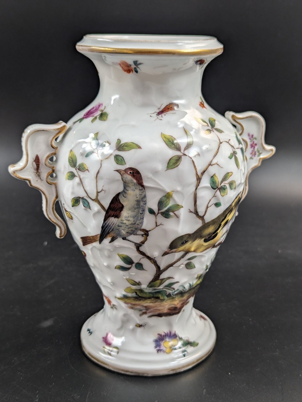 Vienna porcelain with bindenschild beehive mark - Rothschild pattern vase with birds View VII