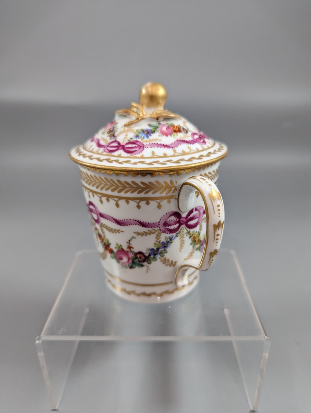 Floral and gold mid-18th century Sèvres style cup, saucer and lid set View VI