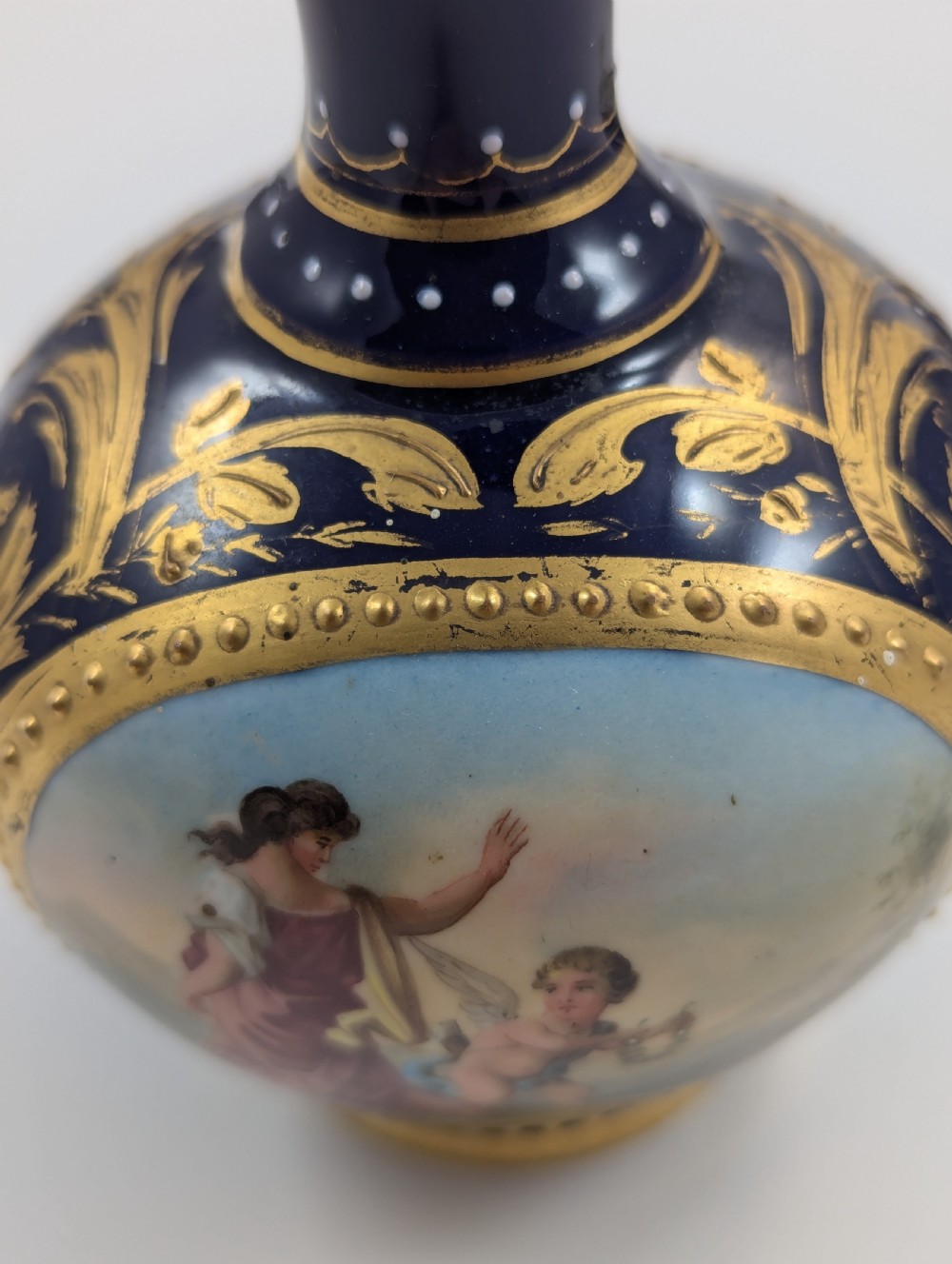 Antique Beehive Royal Vienna Porcelain Cobalt Blue Vase, c. 1820-1827 View XIII