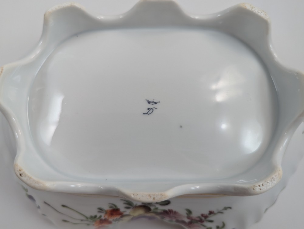 Helena Wolfsohn, Dresden, Large Hand-Painted Footed Bowl, c. 1870 View X