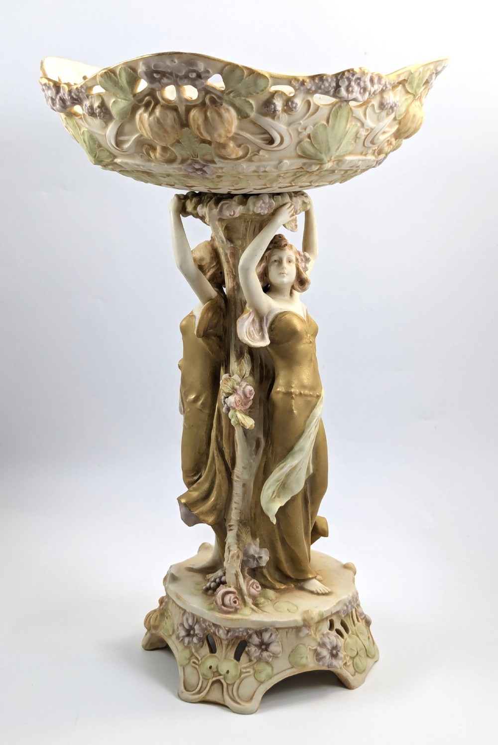 Figural Porcelain Vase, Ernst Wahliss, Royal Vienna, c. 1894-1900 View III
