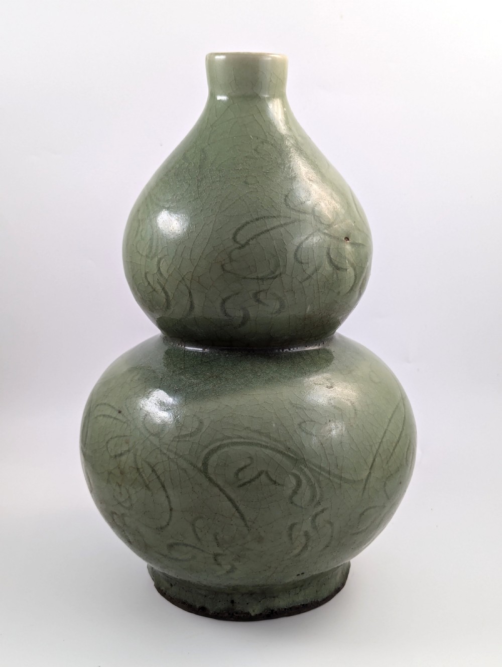 Chinese Longquan Earthenware Green Double Gourd Vase, Song Dynasty. View II