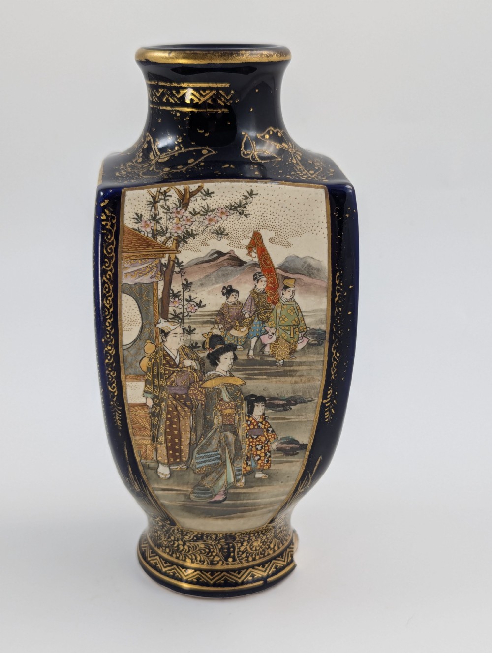 Antique Satsuma Earthenware Vase, Japan, c. 19th Century View III