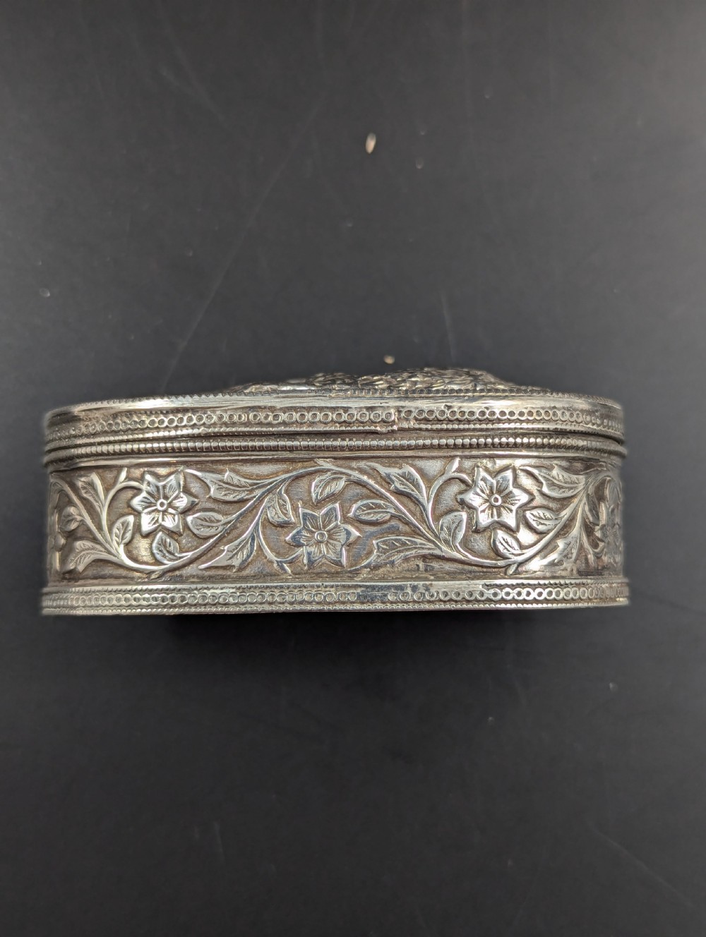 Antique Silver Snuff Box Depicting a Battle Between a Lion and a Mythological Beast View III